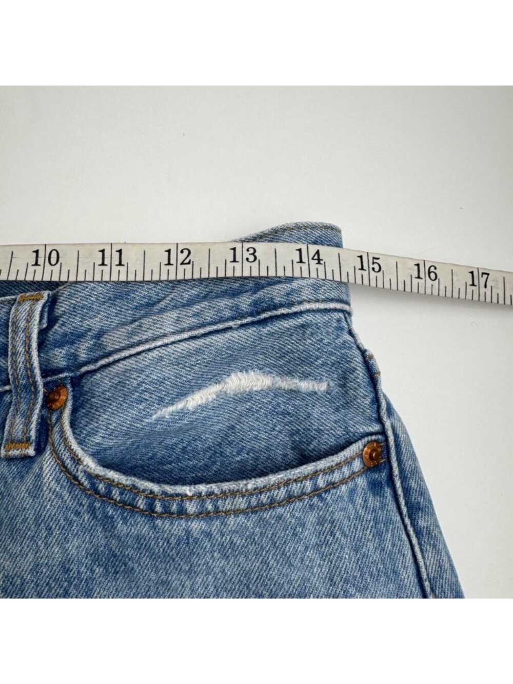 Levi's Denim Cut-Off Shorts Wedgie Straight Button Fly Women's 28W 3.5" Inseam - Picture 8 of 13